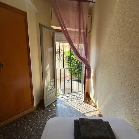 乐斯科拉塔旅舍 3*