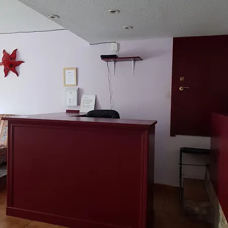 乐斯科拉塔旅舍 3*